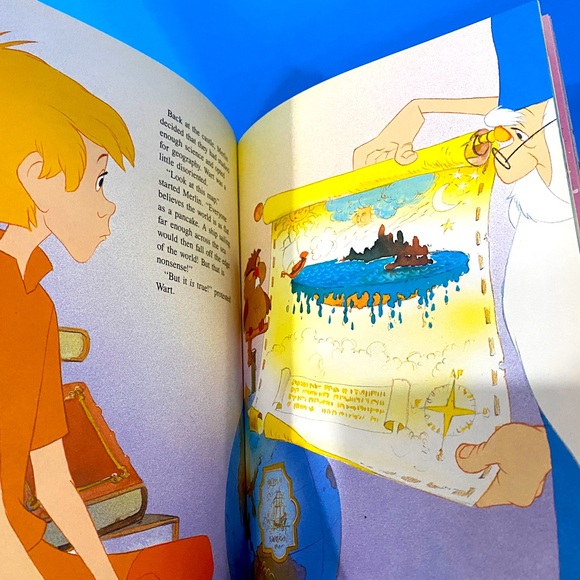 WALT DISNEY NWT VTG 1987 THE SWORD IN THE STONE HARDCOVER COLLECTIBLE BOOK 95p. - Picture 8 of 13